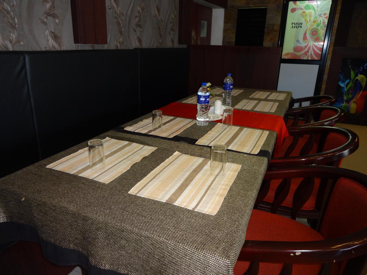 Aj园酒店 Alappuzha 外观 照片